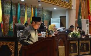 Berjalan Sukses, Pansus Bacakan Laporan LKPj Gubri 2017 Dalam Rapat Paripurna DPRD Riau