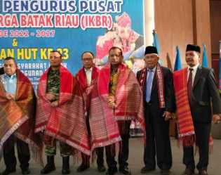 Asisten Pembinaan Kejati Riau Hadiri Pelantikan Pengurus DPP IKBR Riau