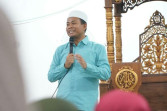 Safari Ramadhan di Masjid Jami' Baitul Akbar Pekaitan, Wabup Rohil Serahkan Berbagai Bantuan