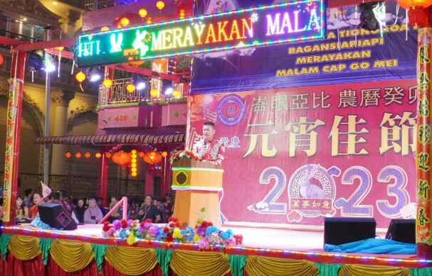Bupati Rohil Hadiri Malam Cap Go Meh