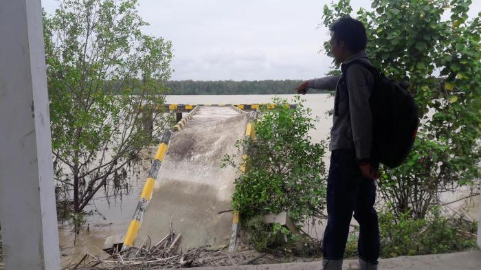 Dibangun Rp4 Miliar, Pelabuhan Polair Rohil Baru Usia Jagung Sudah Roboh