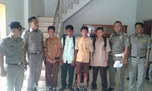 Waduuuhh... 4 Siswa SMAN 1 Di Ciduk Satpol PP Rohil