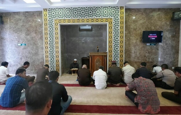 Tausiyah Ba'da Dzuhur Yang Disampaikan Oleh Ustadz Chairul Ihkwan, S.Ag