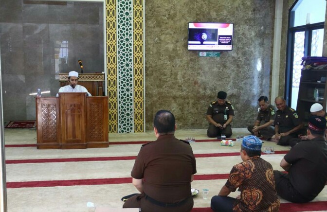 Pengajian Rutin Kejati Riau oleh Syaikh Maulana Husen Al Muqri Bin Ismail