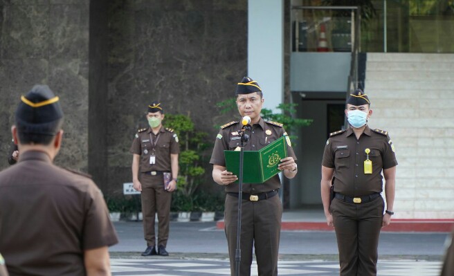 Asisten Intelijen Kejati Riau Menjadi Penerima Apel Kerja Pagi