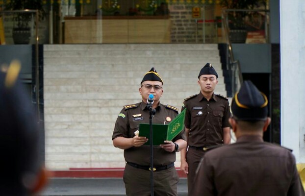 Koordinator Bidang TPU Kejati Riau Menjadi Penerima Apel Kerja Pagi