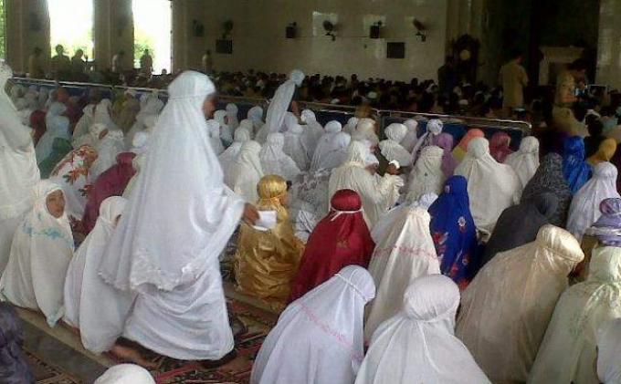 Bolehkan Perempuan dan Laki-laki Sholat Jum'at, Ini Kejelasanya?