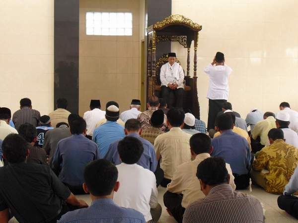 Hukum Meninggalkan Shalat Jumat Sebanyak Tiga Kali Dengan Sengaja