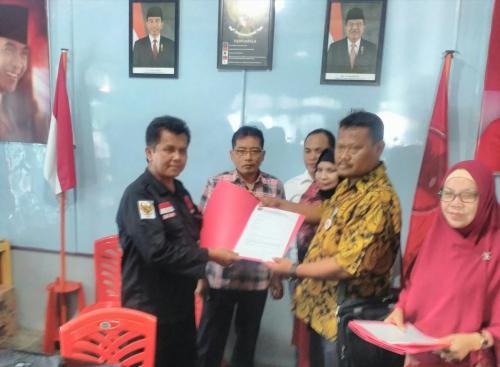 Menantu Annas Maamun Daftar pertama ke PDIP