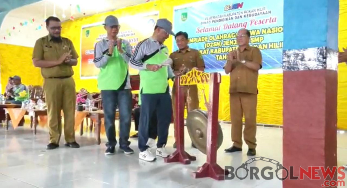 Sekda Rohil Fauzi Efrizal Resmi Buka Olimpiade 02SN
