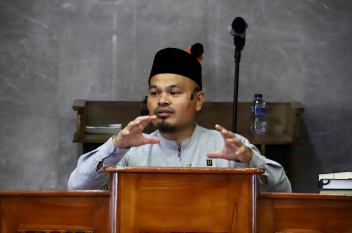Tausiyah Qobla Dzuhur, Ustadz Alnof Dinar Sampaikan Manfaat Berdzikir