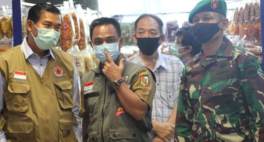 Penerapan New Normal, Gubri dan Walikota Sidak Pasar Buah Pekanbaru
